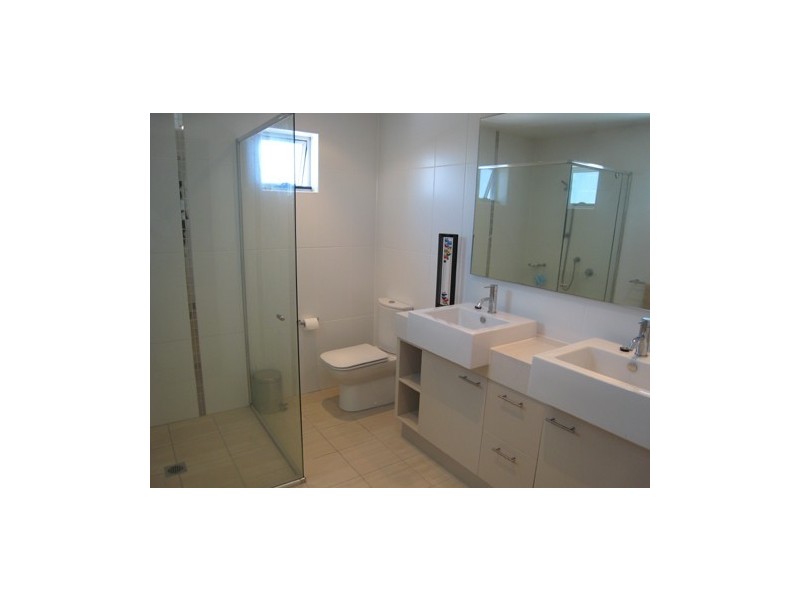 12/5 Aruma Street, Chevron Island QLD 4217