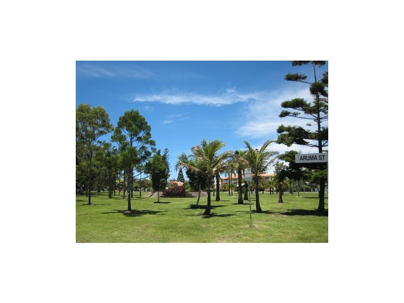 12/5 Aruma Street, Chevron Island QLD 4217