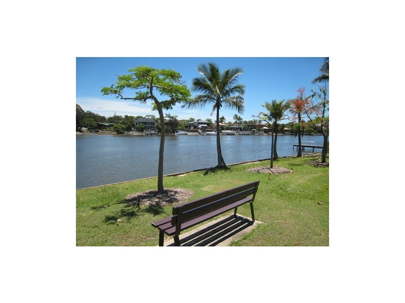 12/5 Aruma Street, Chevron Island QLD 4217