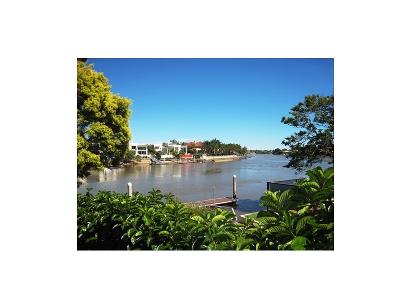 30 Sophie Avenue, Broadbeach Waters QLD 4218