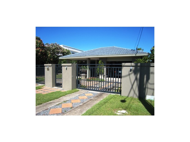 30 Sophie Avenue, Broadbeach Waters QLD 4218