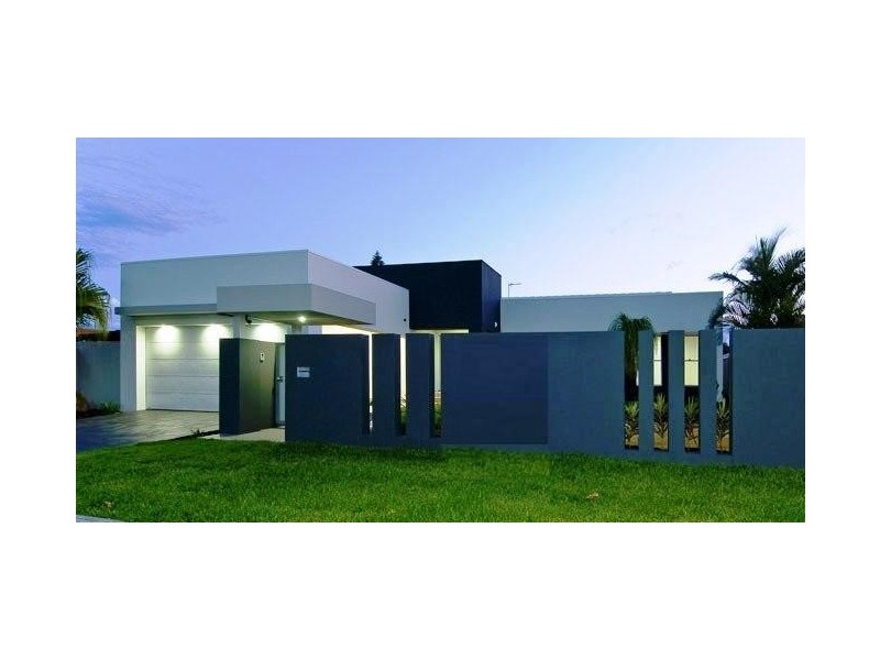 21 Weatherly Avenue, Mermaid Waters QLD 4218