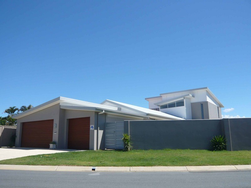 2 Rudder Court, Mermaid Waters QLD 4218