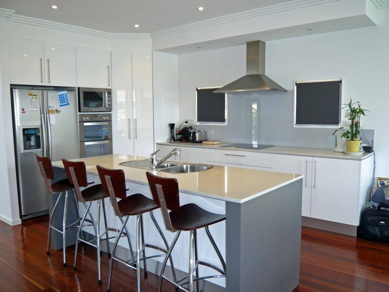 2 Rudder Court, Mermaid Waters QLD 4218