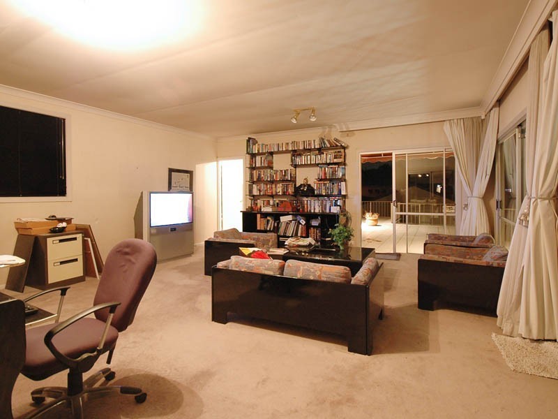 1 Beverley Crescent, Broadbeach Waters QLD 4218