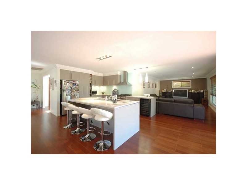 4 Huon Street, Broadbeach Waters QLD 4218