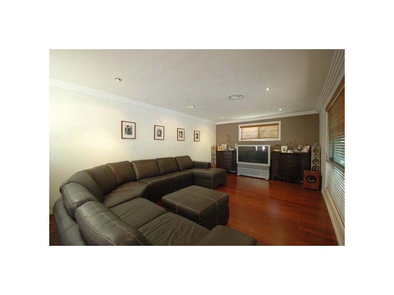 4 Huon Street, Broadbeach Waters QLD 4218