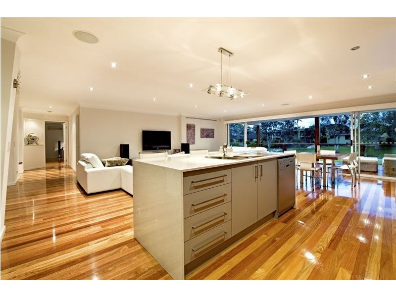 12 Cypress Drive, Broadbeach Waters QLD 4218