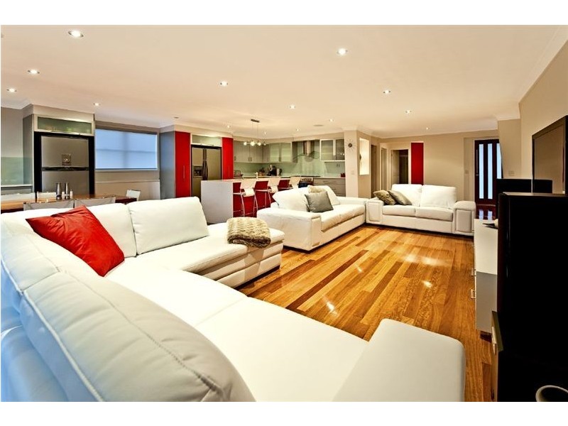 12 Cypress Drive, Broadbeach Waters QLD 4218