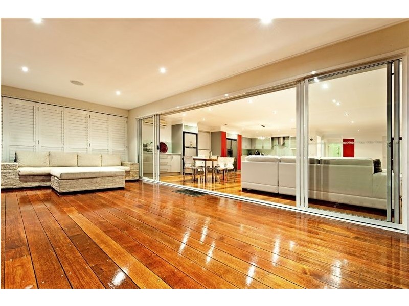 12 Cypress Drive, Broadbeach Waters QLD 4218
