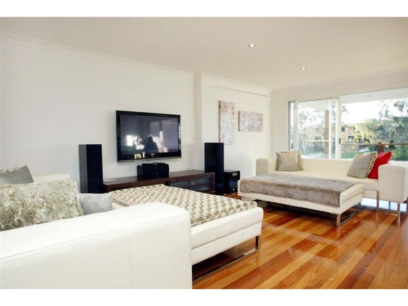 12 Cypress Drive, Broadbeach Waters QLD 4218