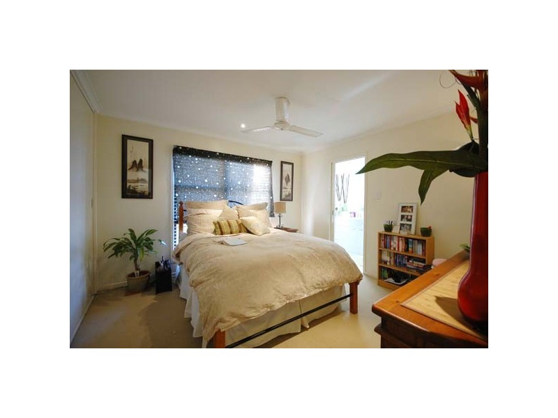 5 Allambi Avenue, Broadbeach Waters QLD 4218