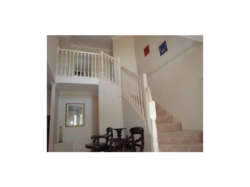 4 Saxonvale Terrace, Mermaid Waters QLD 4218