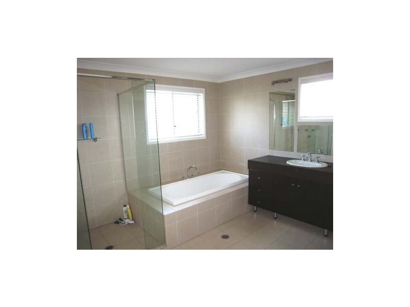 7 Rosemont Avenue, Broadbeach Waters QLD 4218