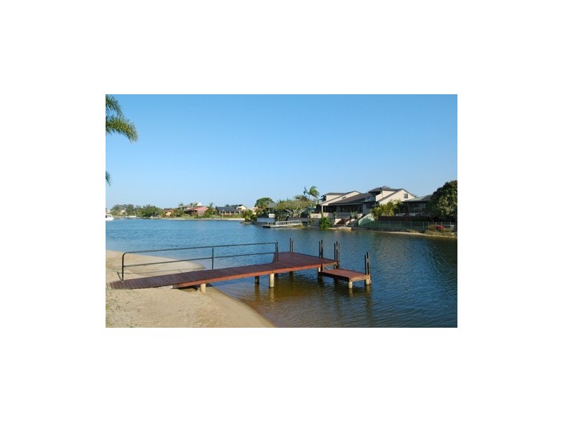 9 Moola Court, Broadbeach Waters QLD 4218