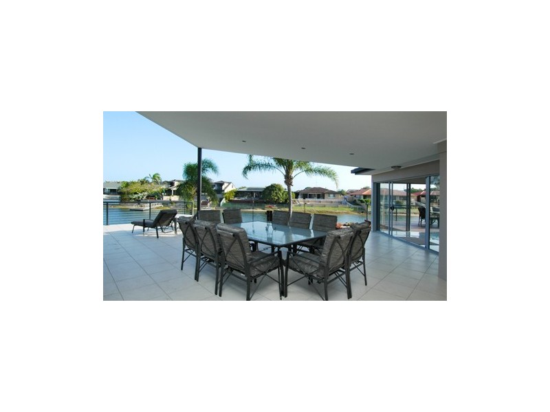 9 Moola Court, Broadbeach Waters QLD 4218