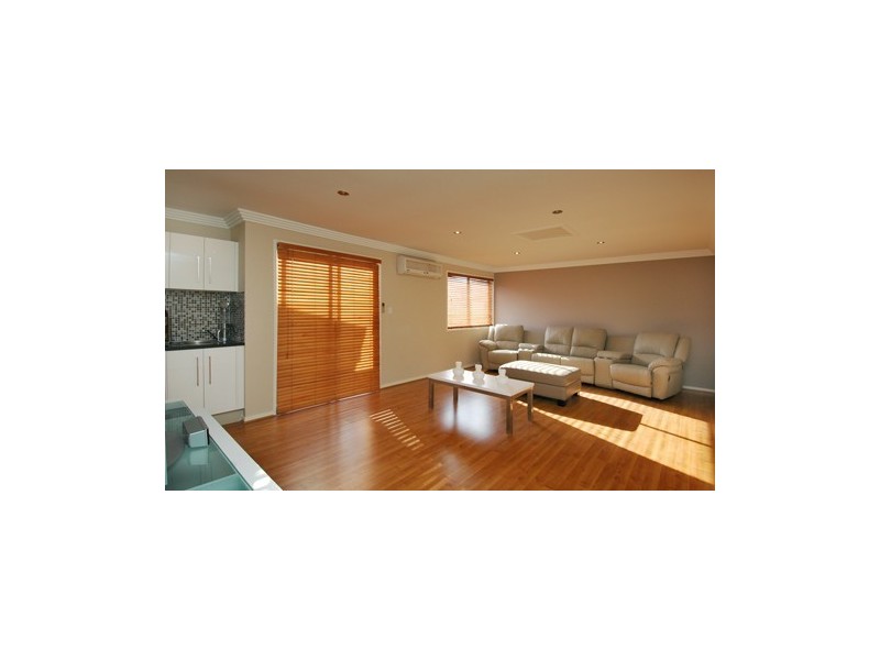 9 Moola Court, Broadbeach Waters QLD 4218