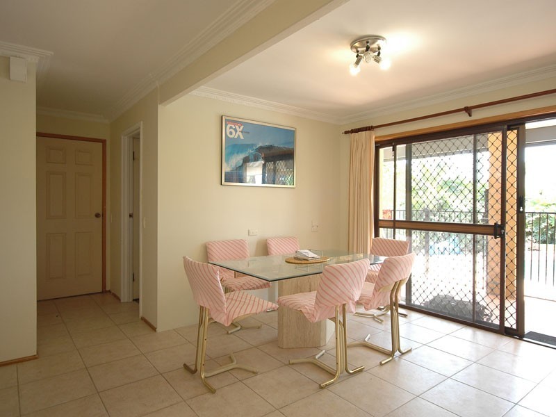 10 Cocos Crescent, Broadbeach Waters QLD 4218