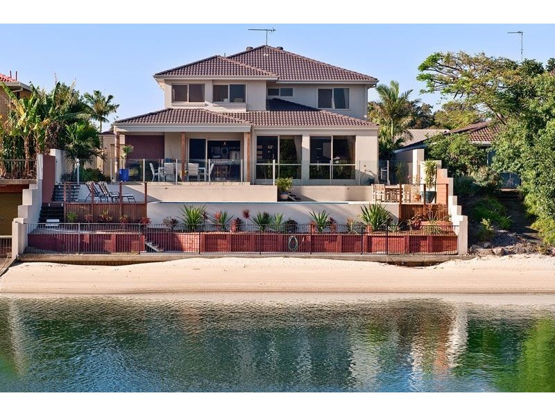 20 Bombala Street, Broadbeach Waters QLD 4218