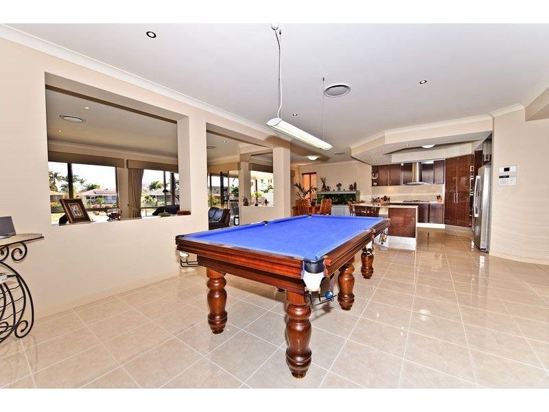 20 Bombala Street, Broadbeach Waters QLD 4218