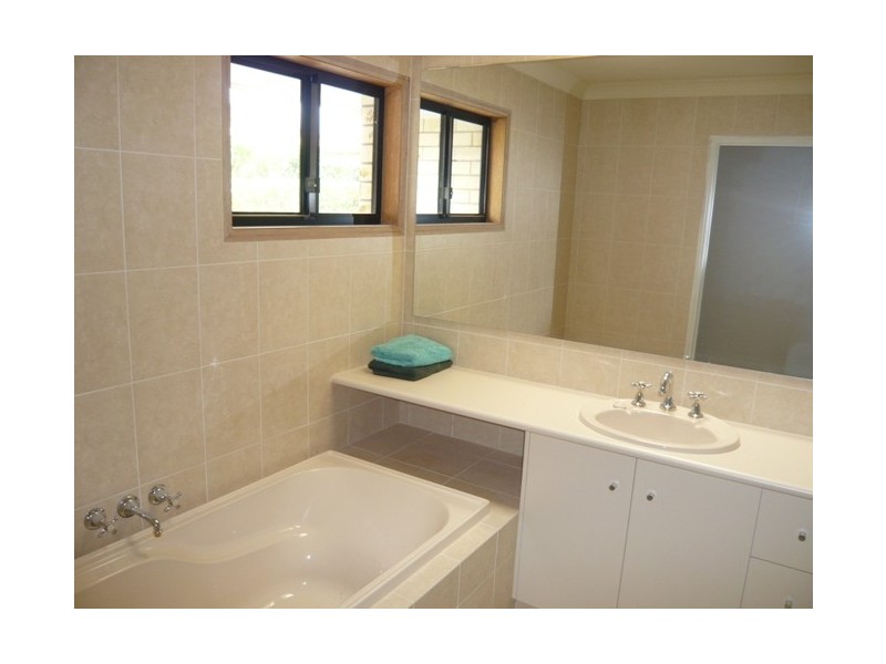 36 River Crescent, Broadbeach Waters QLD 4218