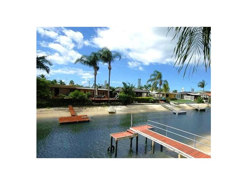 5 San Michele Court, Broadbeach Waters QLD 4218