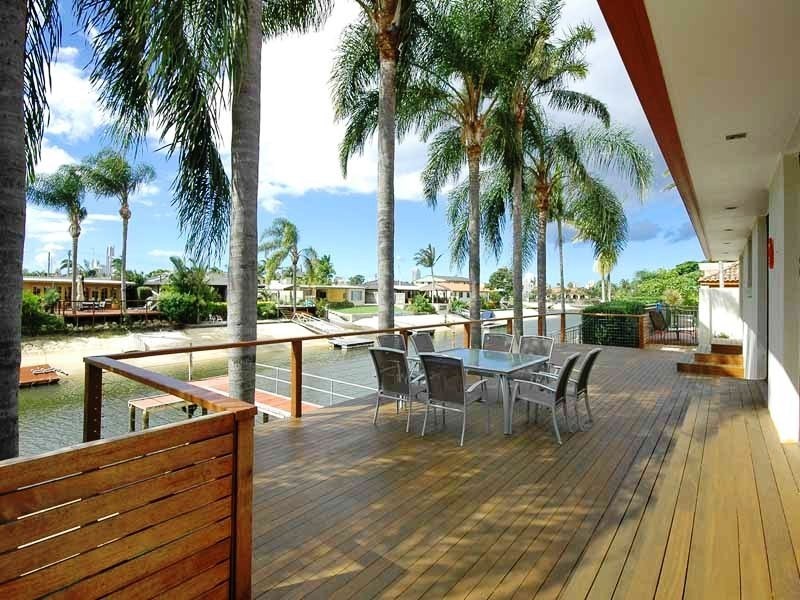5 San Michele Court, Broadbeach Waters QLD 4218