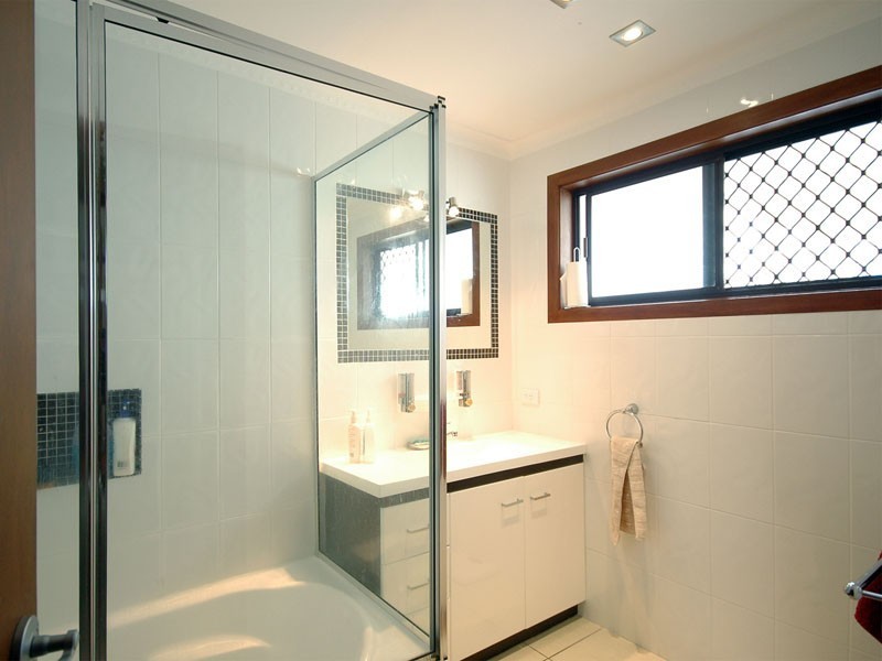 5 San Michele Court, Broadbeach Waters QLD 4218