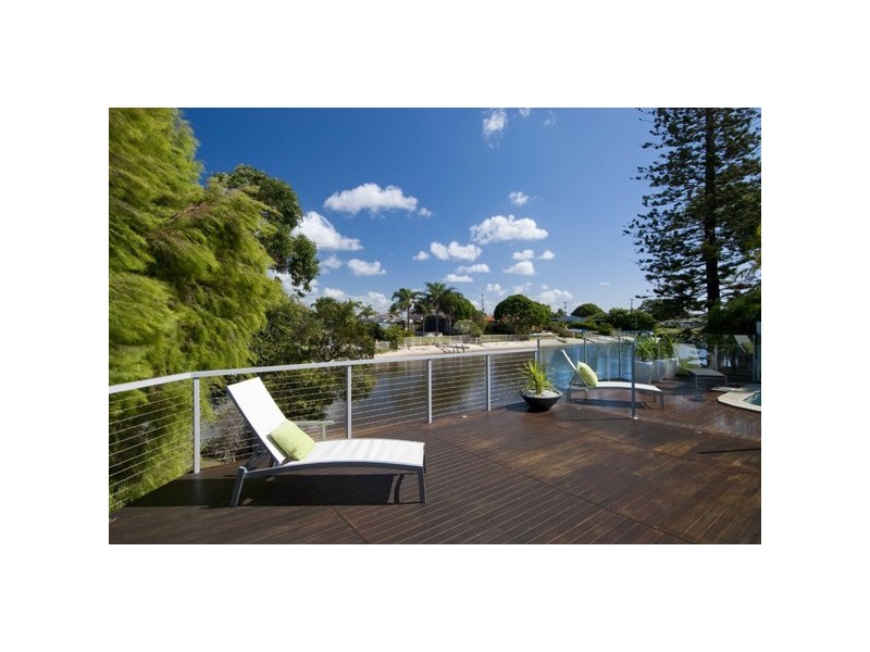 37 Beverley Crescent, Broadbeach Waters QLD 4218