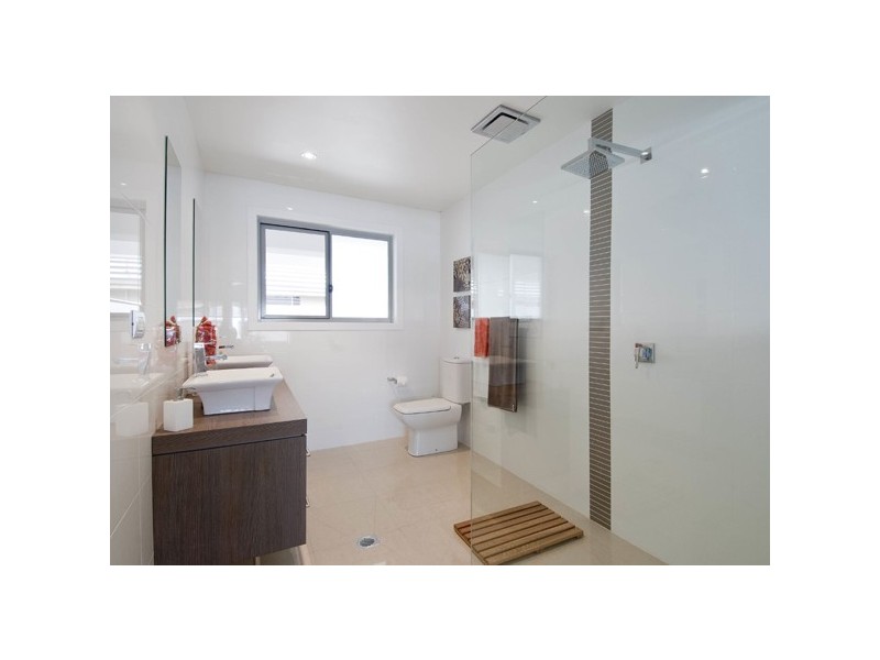 37 Beverley Crescent, Broadbeach Waters QLD 4218