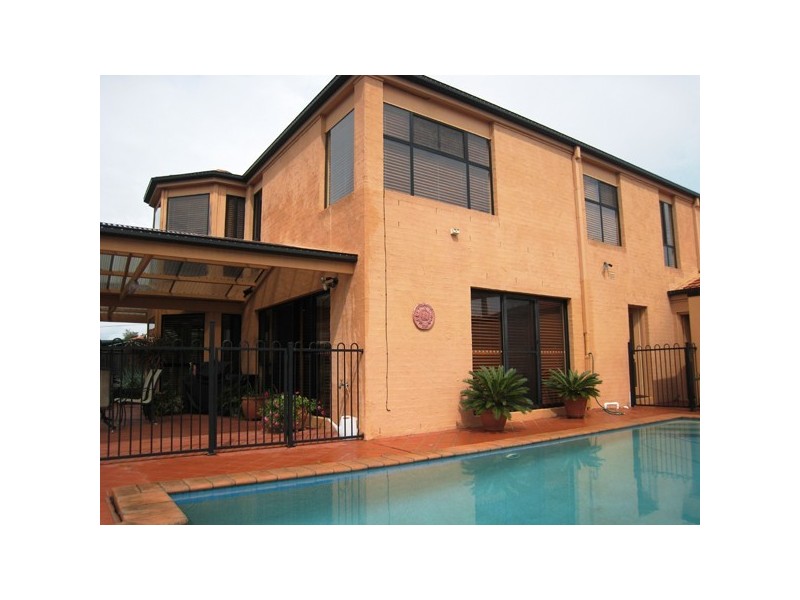 34 Sunshine Boulevard, Broadbeach Waters QLD 4218