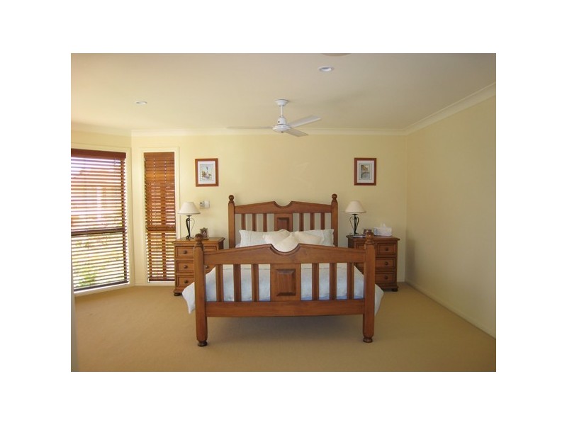 34 Sunshine Boulevard, Broadbeach Waters QLD 4218