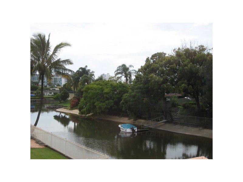 34 Sunshine Boulevard, Broadbeach Waters QLD 4218