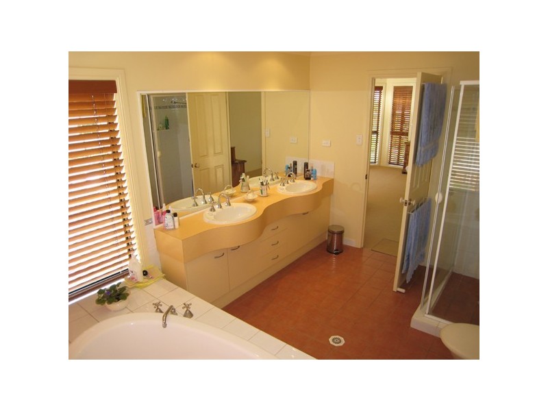 34 Sunshine Boulevard, Broadbeach Waters QLD 4218