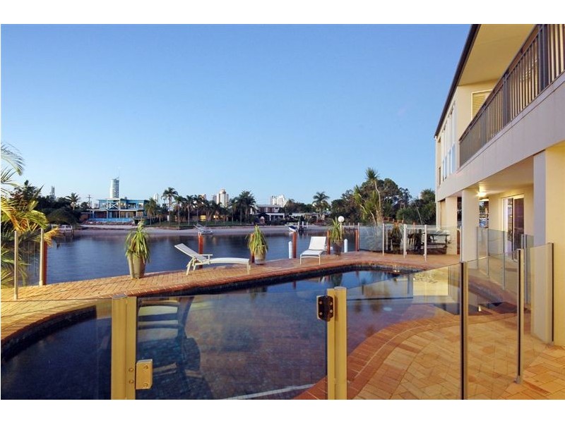 17 Bal Harbour, Broadbeach Waters QLD 4218
