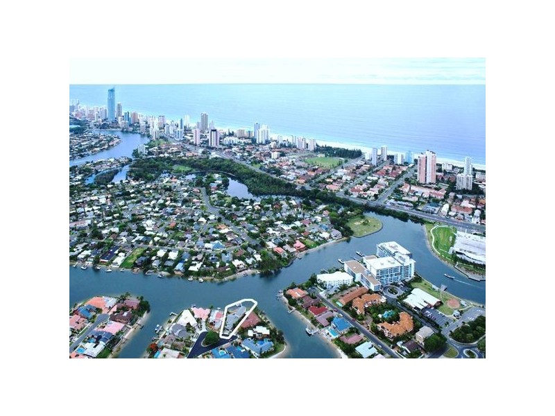 17 Bal Harbour, Broadbeach Waters QLD 4218