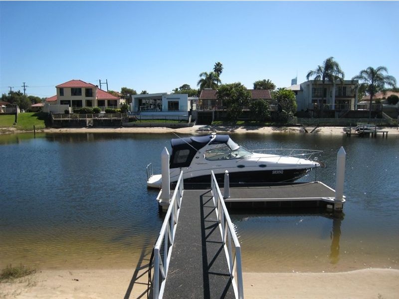 8 Rebecca Court, Broadbeach Waters QLD 4218