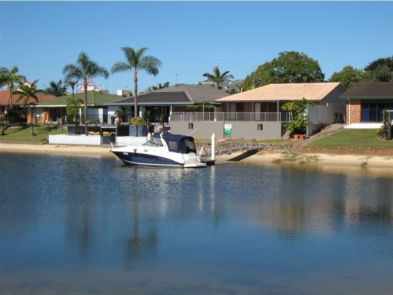 8 Rebecca Court, Broadbeach Waters QLD 4218