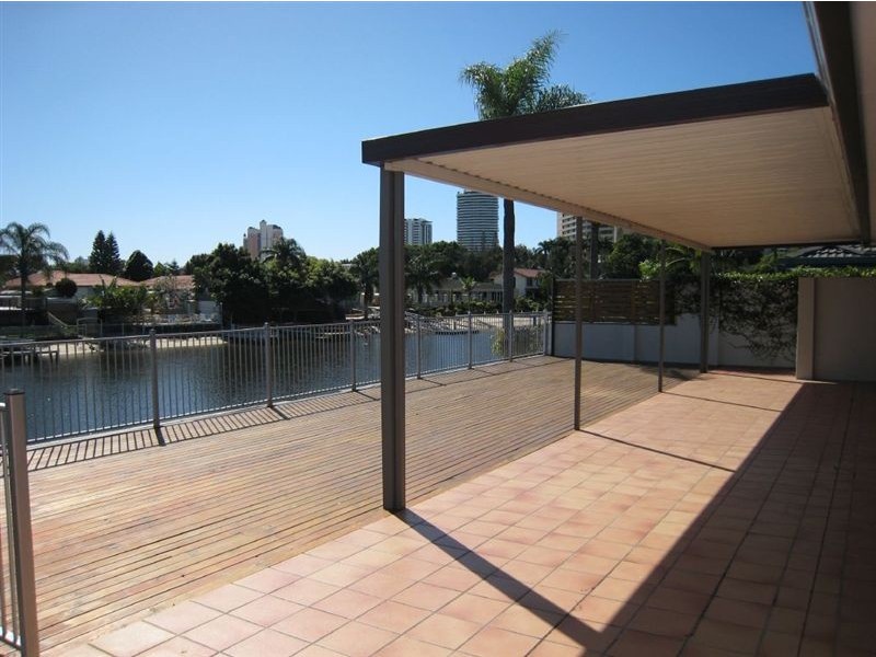 8 Rebecca Court, Broadbeach Waters QLD 4218