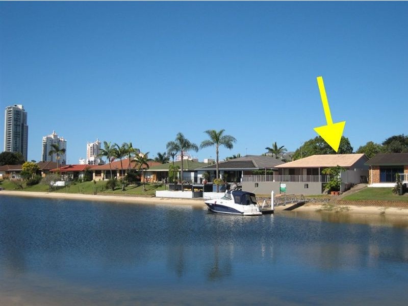 8 Rebecca Court, Broadbeach Waters QLD 4218