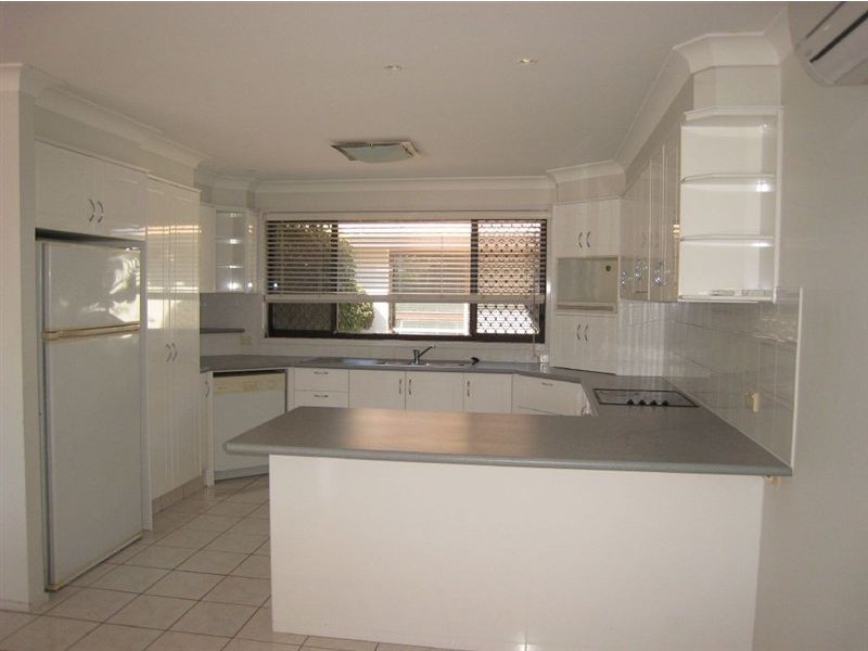 8 Rebecca Court, Broadbeach Waters QLD 4218