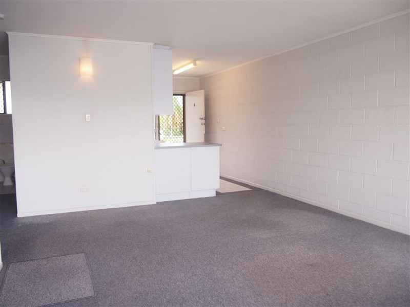 6/4 Holborow Close, Surfers Paradise QLD 4217