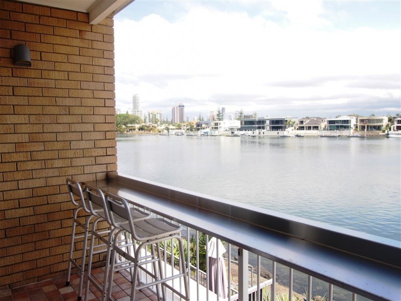 6/4 Holborow Close, Surfers Paradise QLD 4217