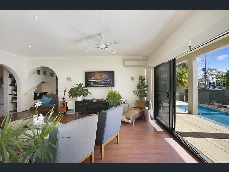 56 T E Peters Drive, Broadbeach Waters QLD 4218
