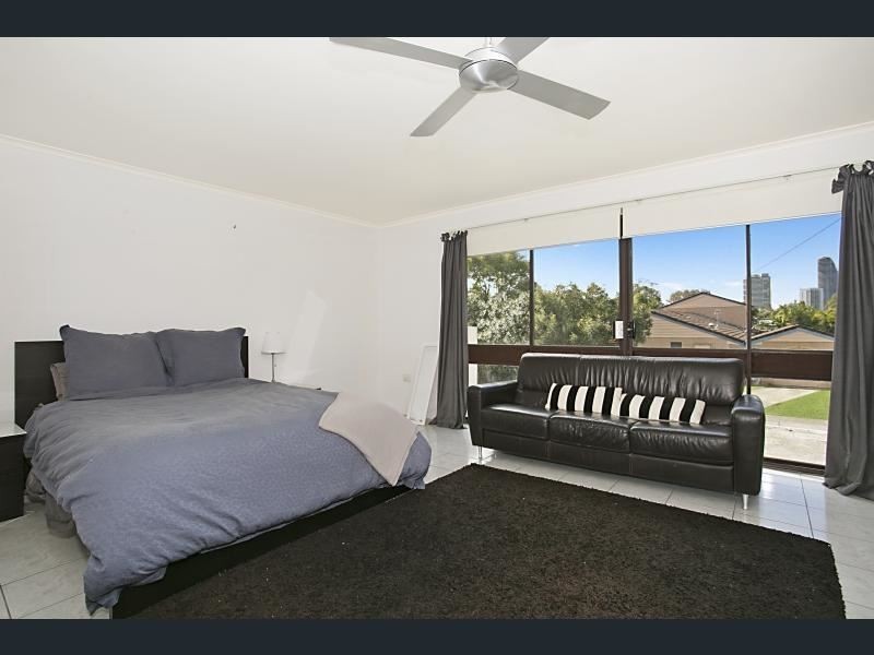 56 T E Peters Drive, Broadbeach Waters QLD 4218