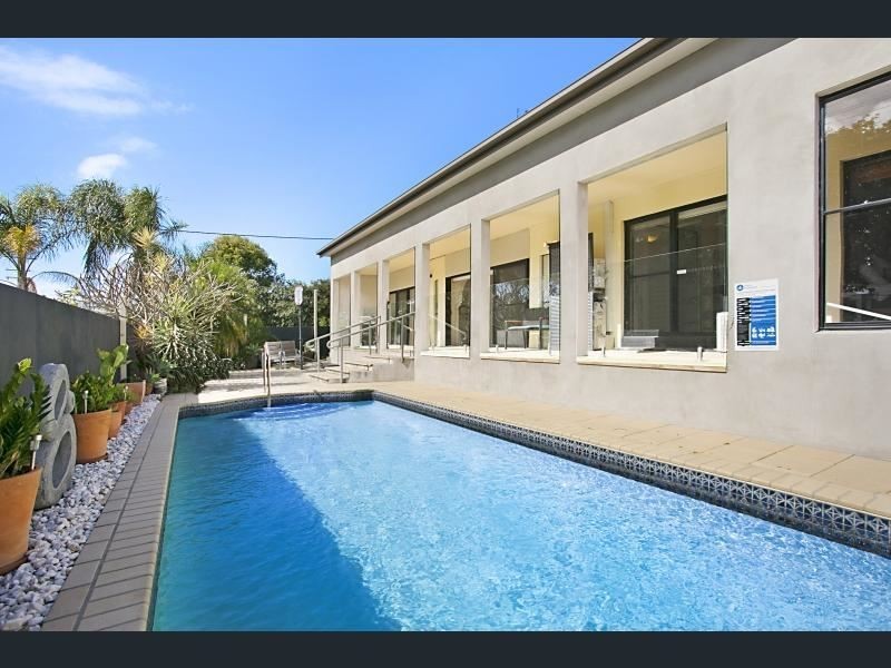 56 T E Peters Drive, Broadbeach Waters QLD 4218