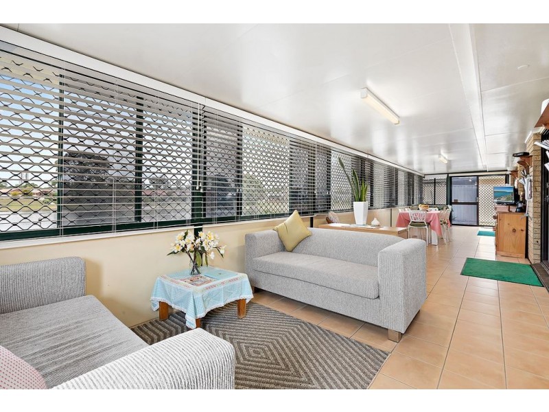 8 Honeyeater Drive, Burleigh Waters QLD 4220
