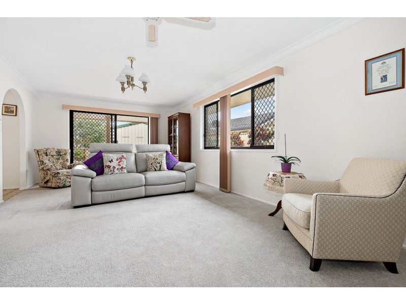 8 Honeyeater Drive, Burleigh Waters QLD 4220
