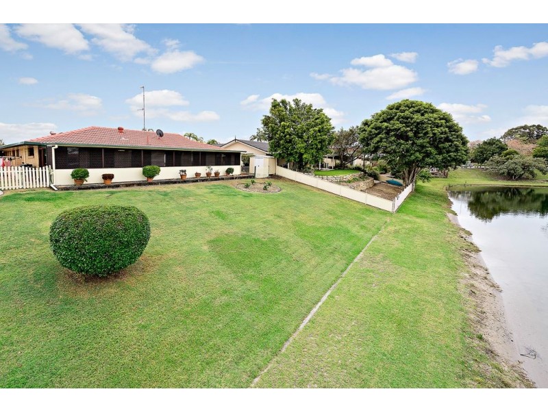 8 Honeyeater Drive, Burleigh Waters QLD 4220