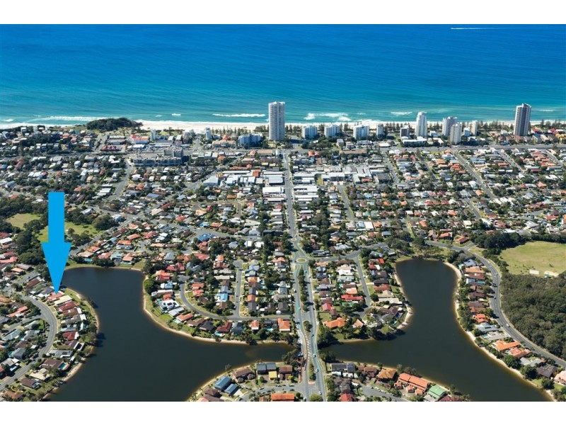 8 Honeyeater Drive, Burleigh Waters QLD 4220
